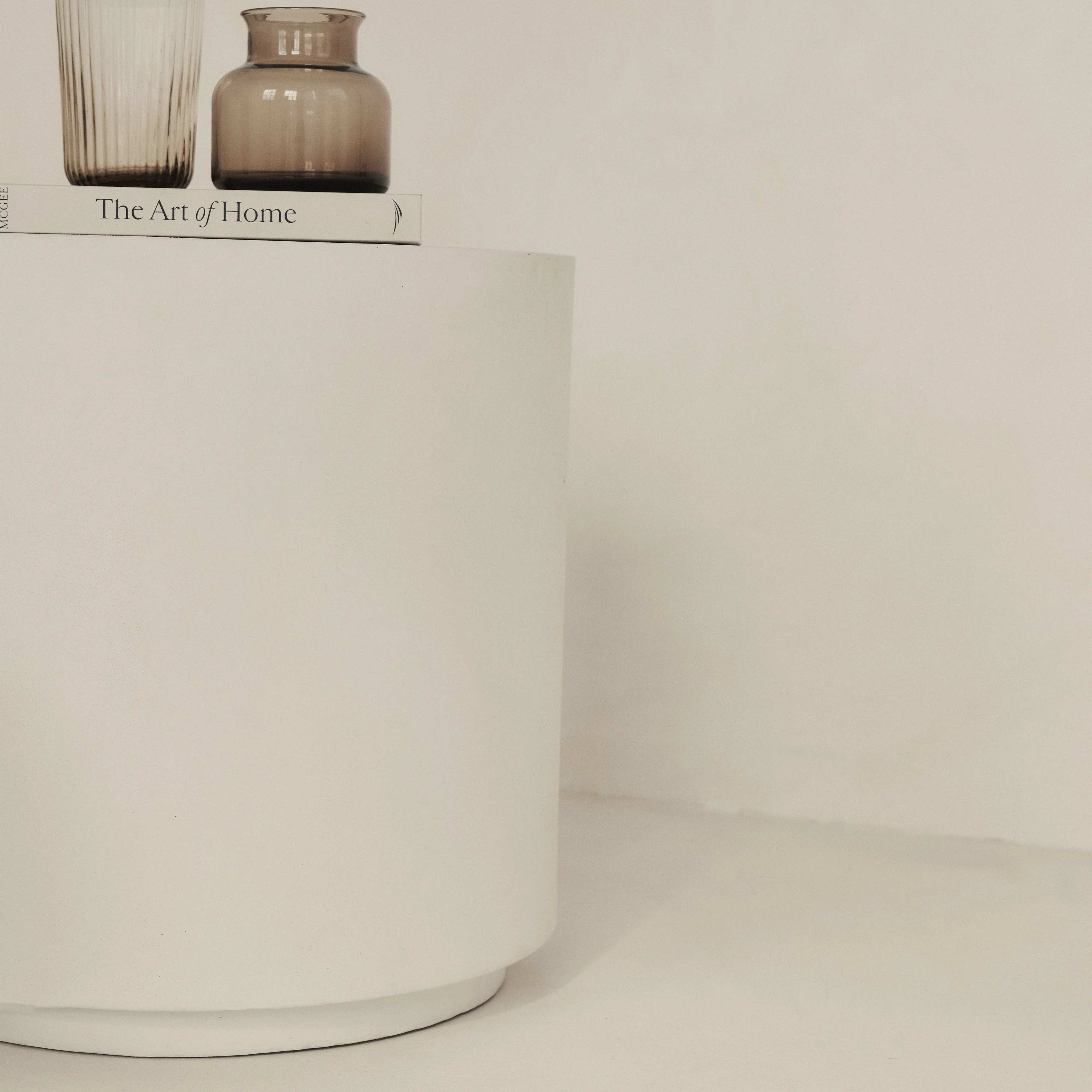 Angelo - Minimal Concrete Round Side Table - Image 4