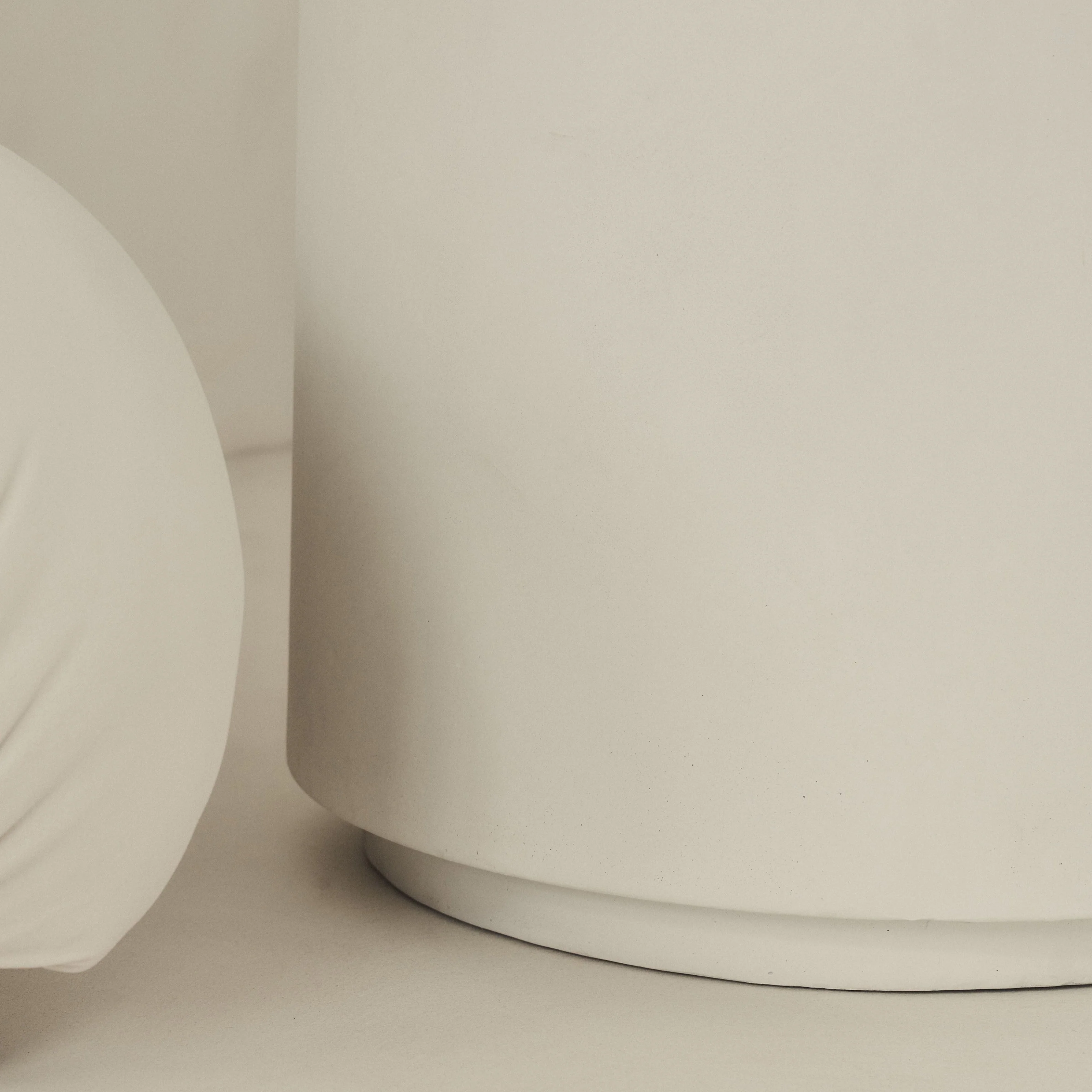 Angelo - Minimal Concrete Round Side Table - Image 5