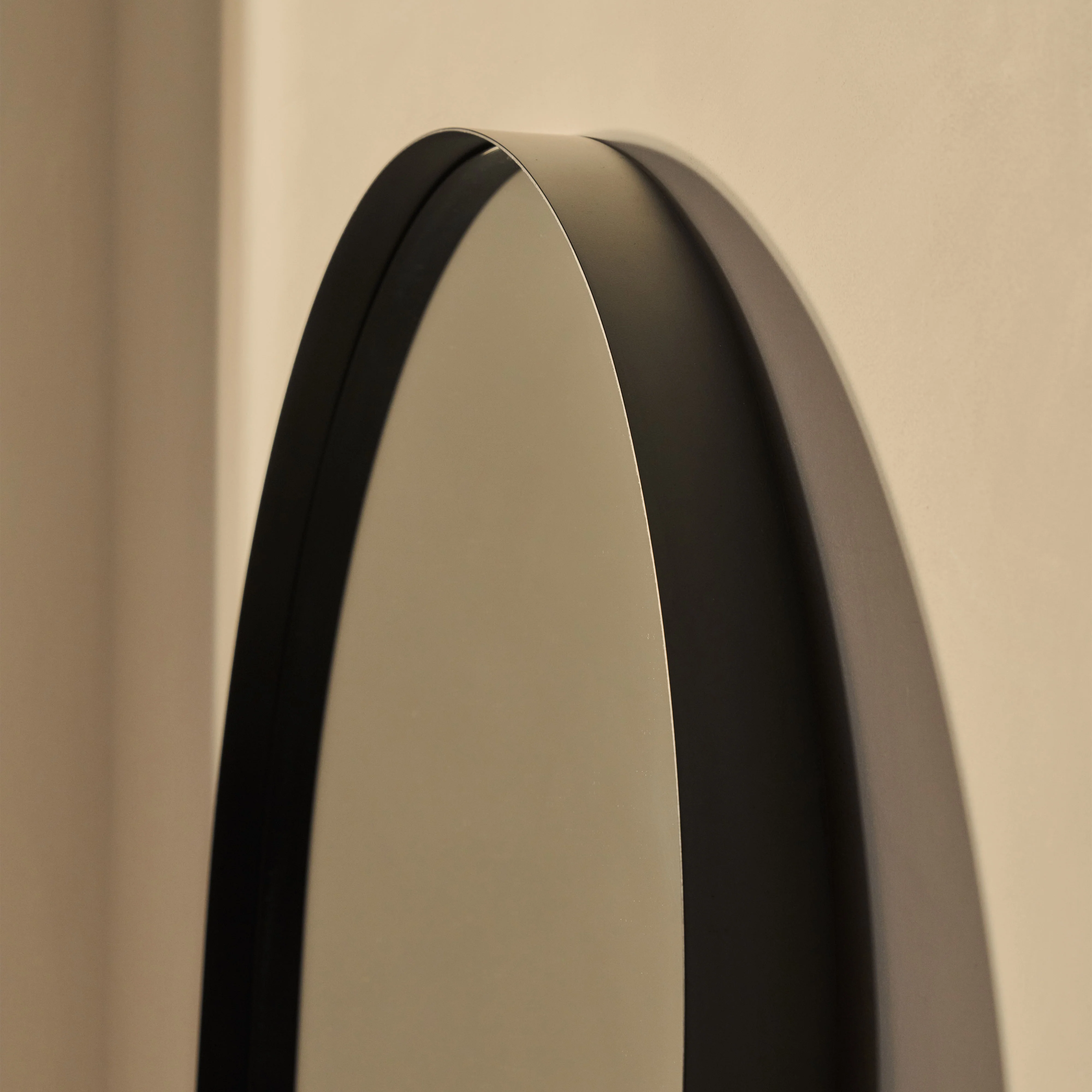 Arcus - Full Length Arched Black Large Metal Mirror 170cm x 80cm - Image 3