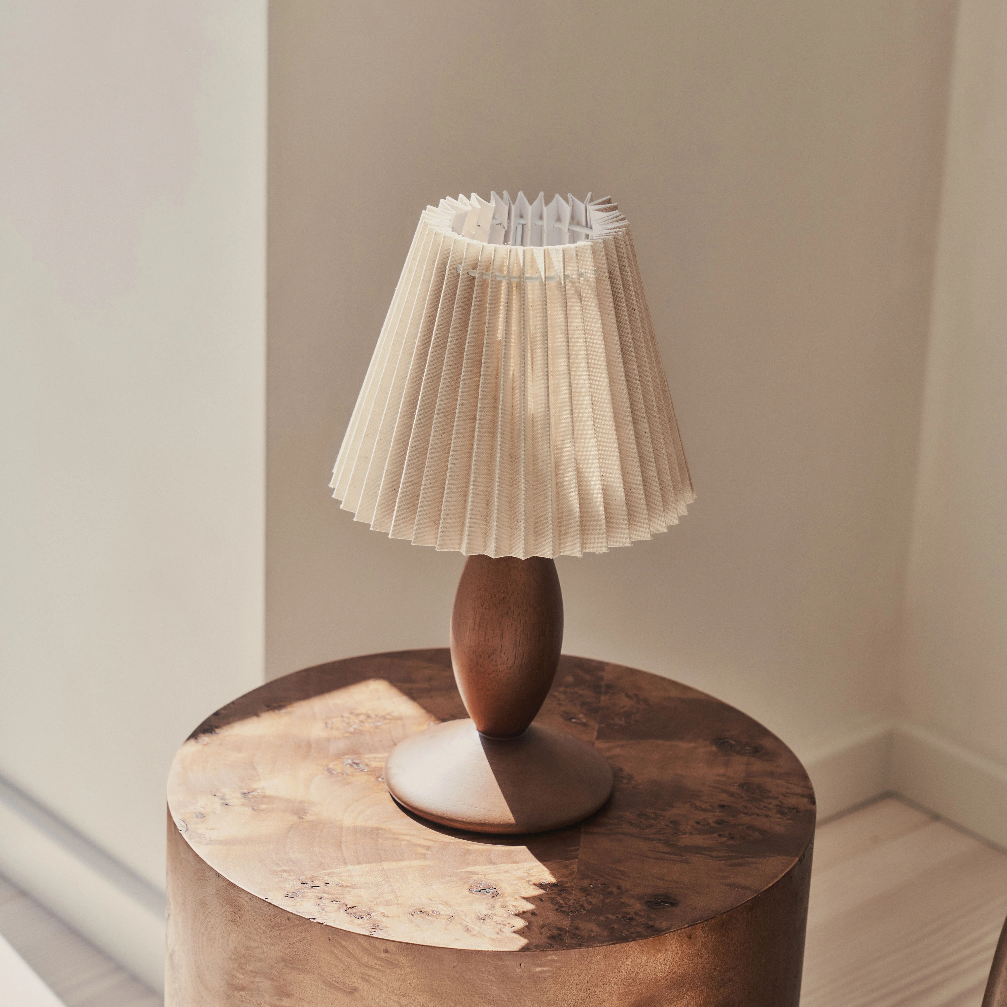 Elba - Dark Wood Pleated Shade Table Lamp - Image 3