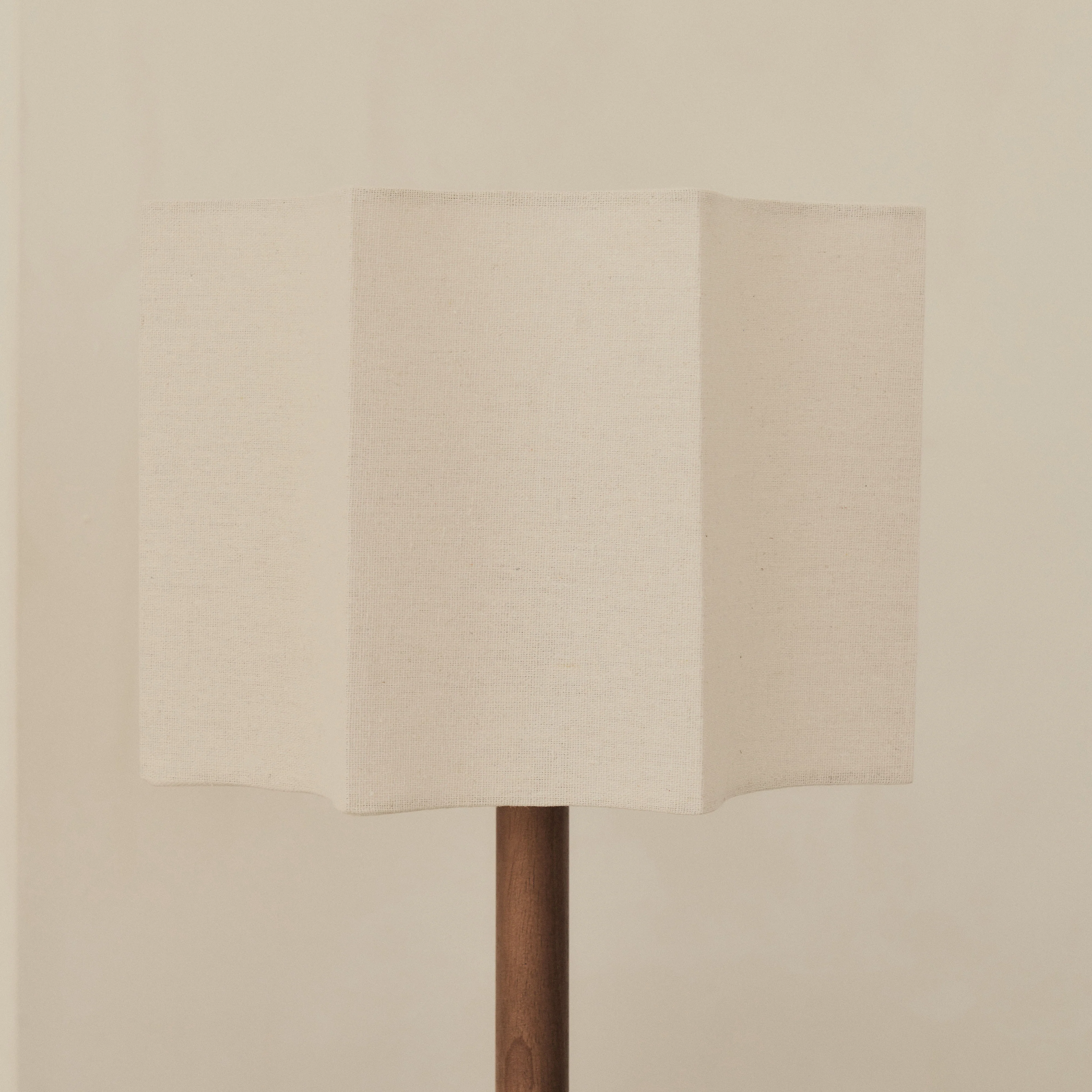Esme - Dark Wood Inverted Scallop Shade Table Lamp - Image 4