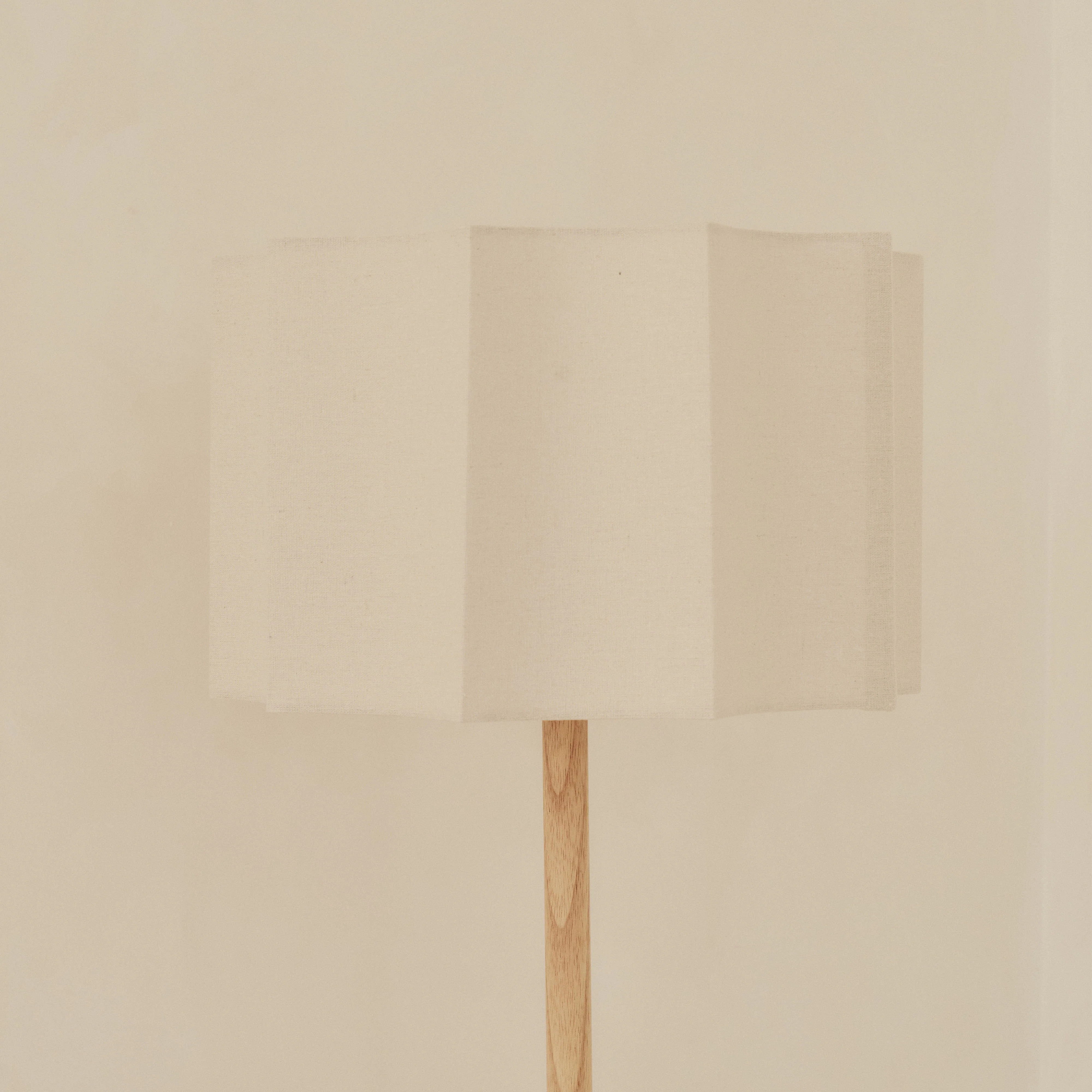 Esme - Light Wood Inverted Scallop Shade Floor Lamp - Image 4
