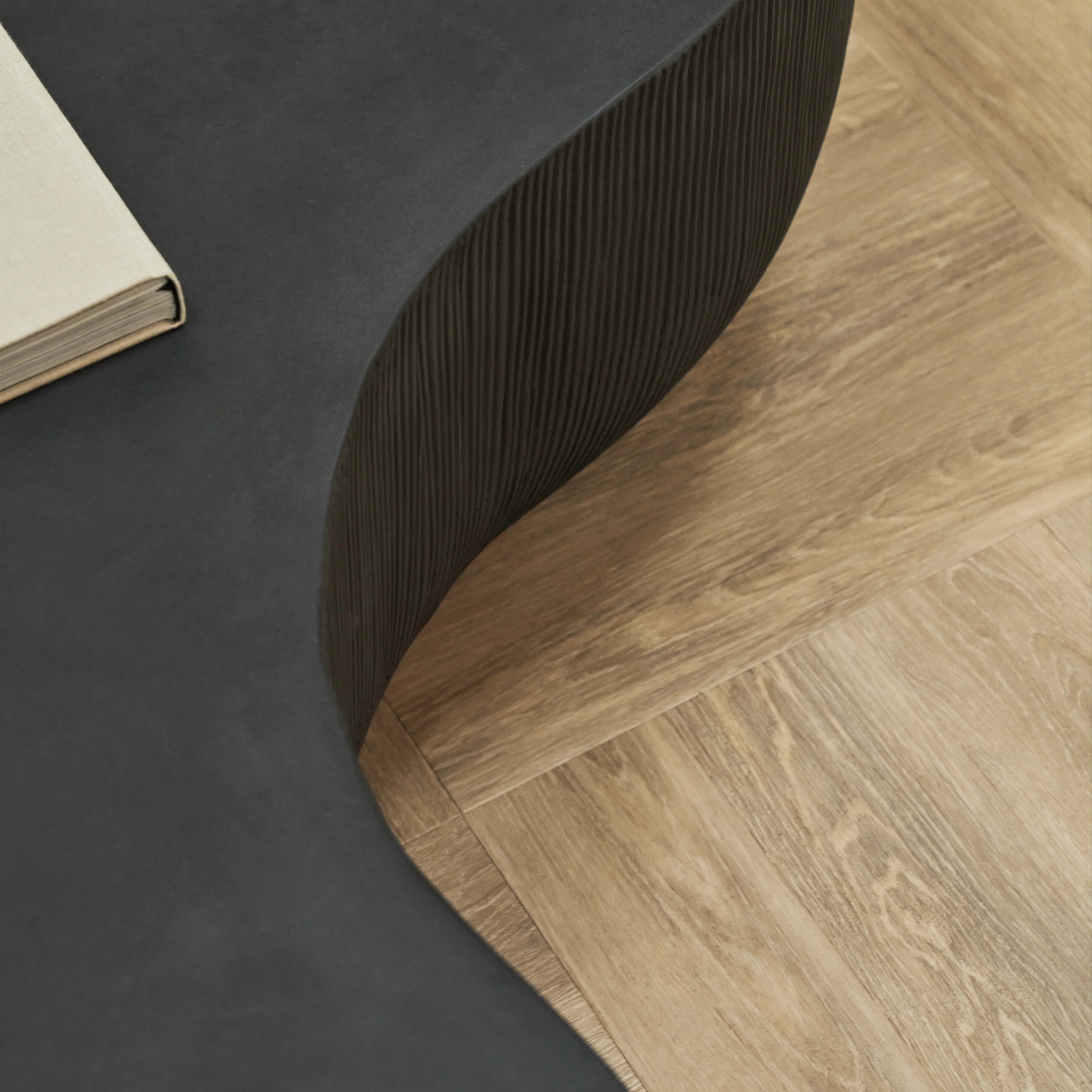 Leonardo - Minimal Onyx Shaped Coffee Table Large - Image 8