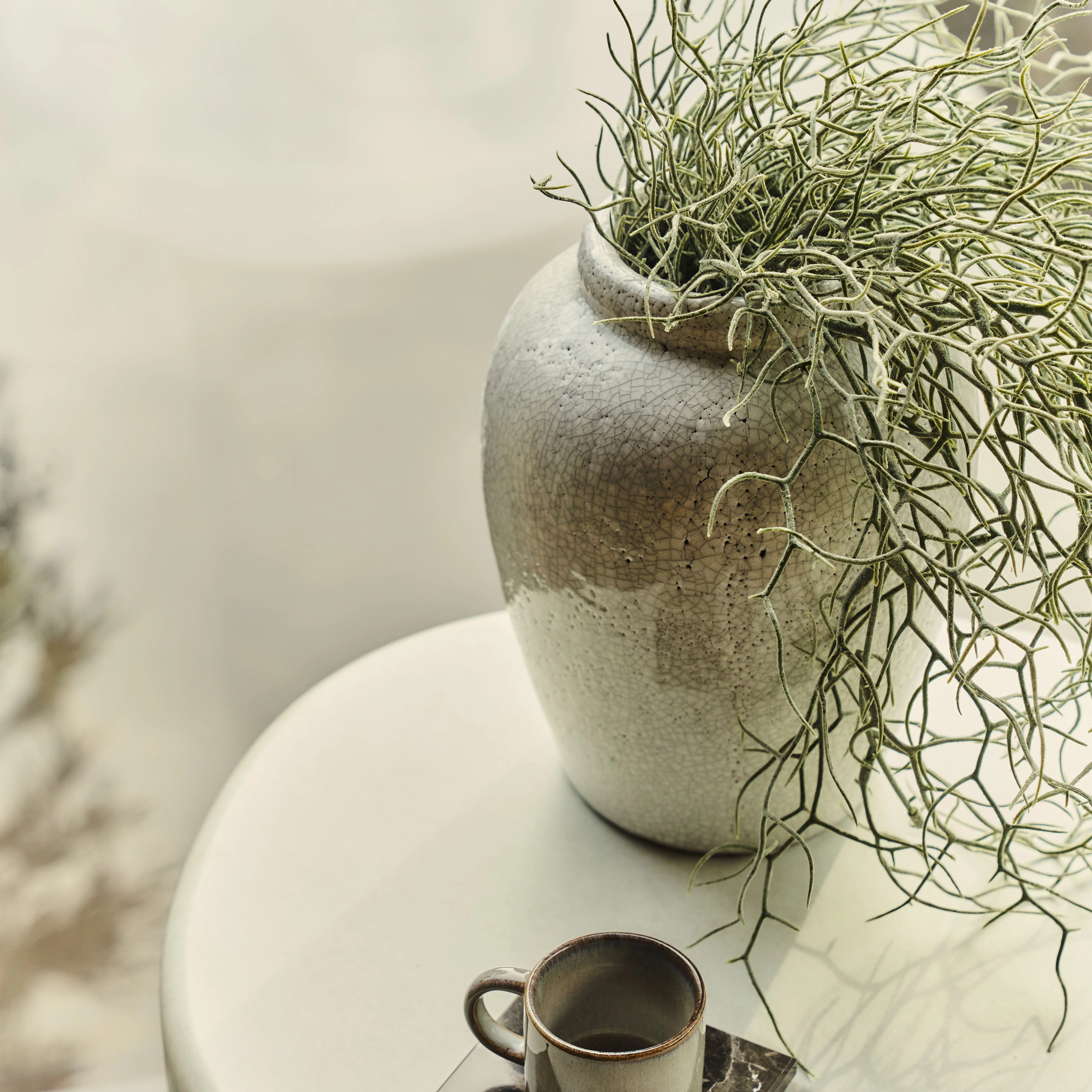 Portera - Ivory Gloss Ceramic Vase - Image 3