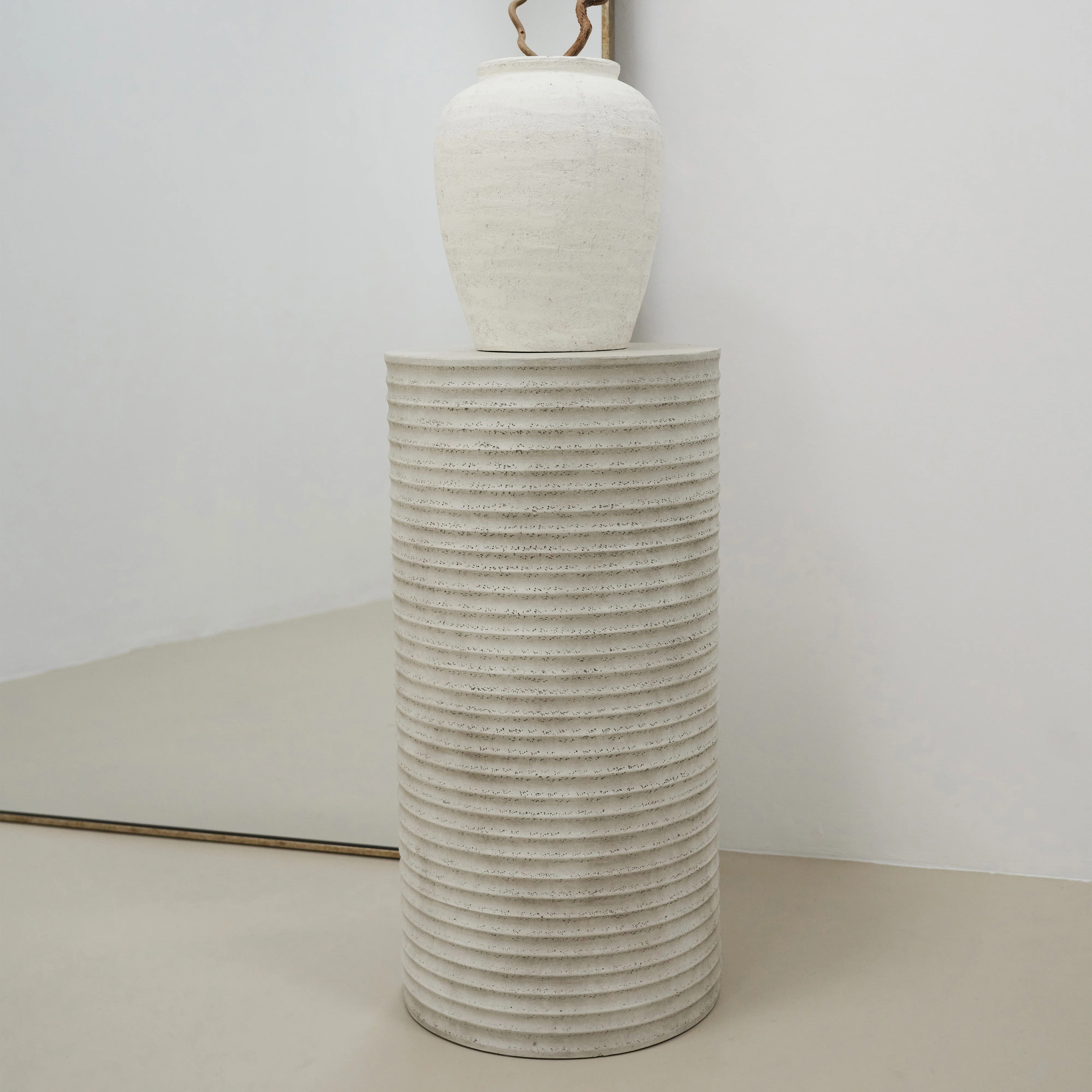 Raya - Minimal Concrete Ribbed Plinth - Image 3