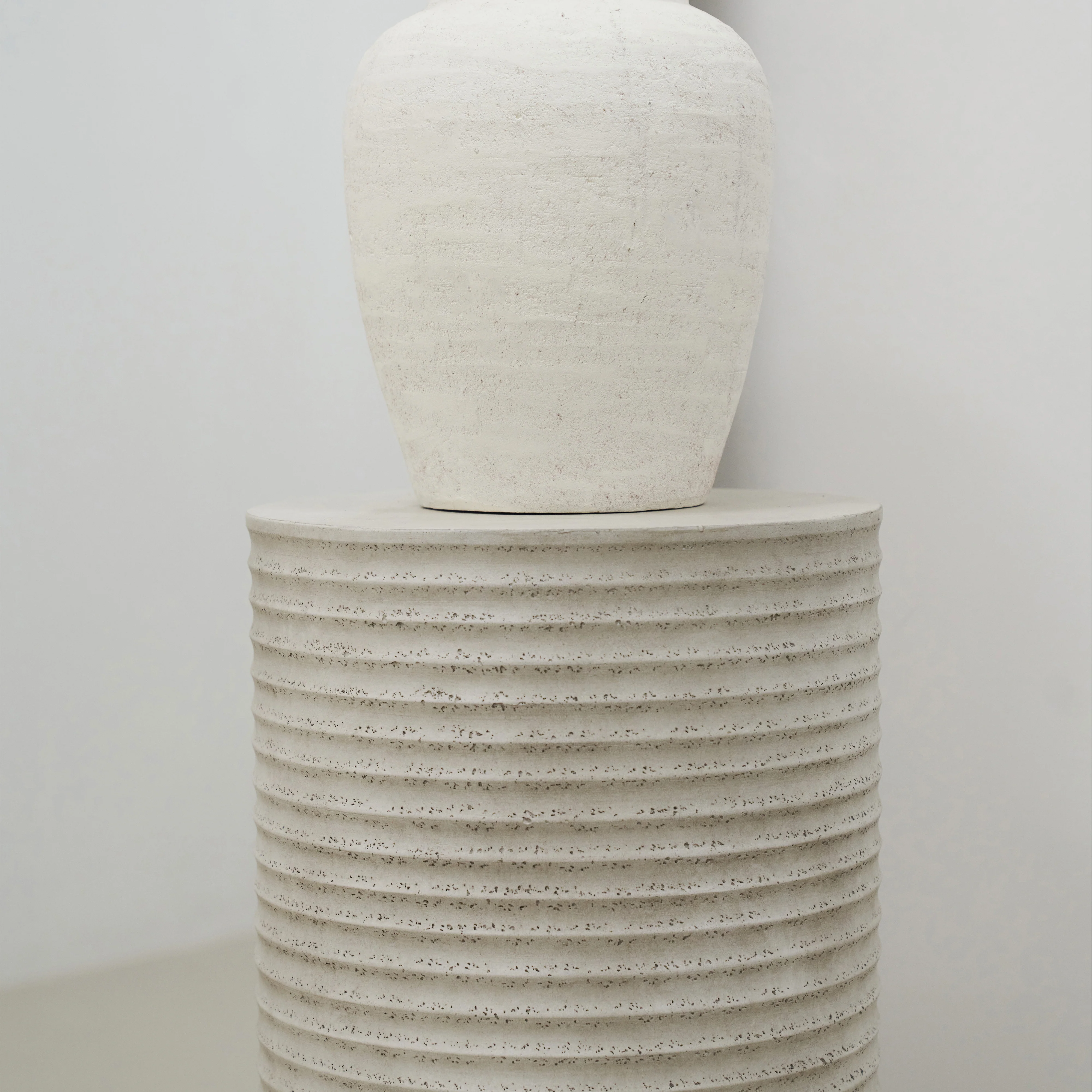 Raya - Minimal Concrete Ribbed Plinth - Image 5