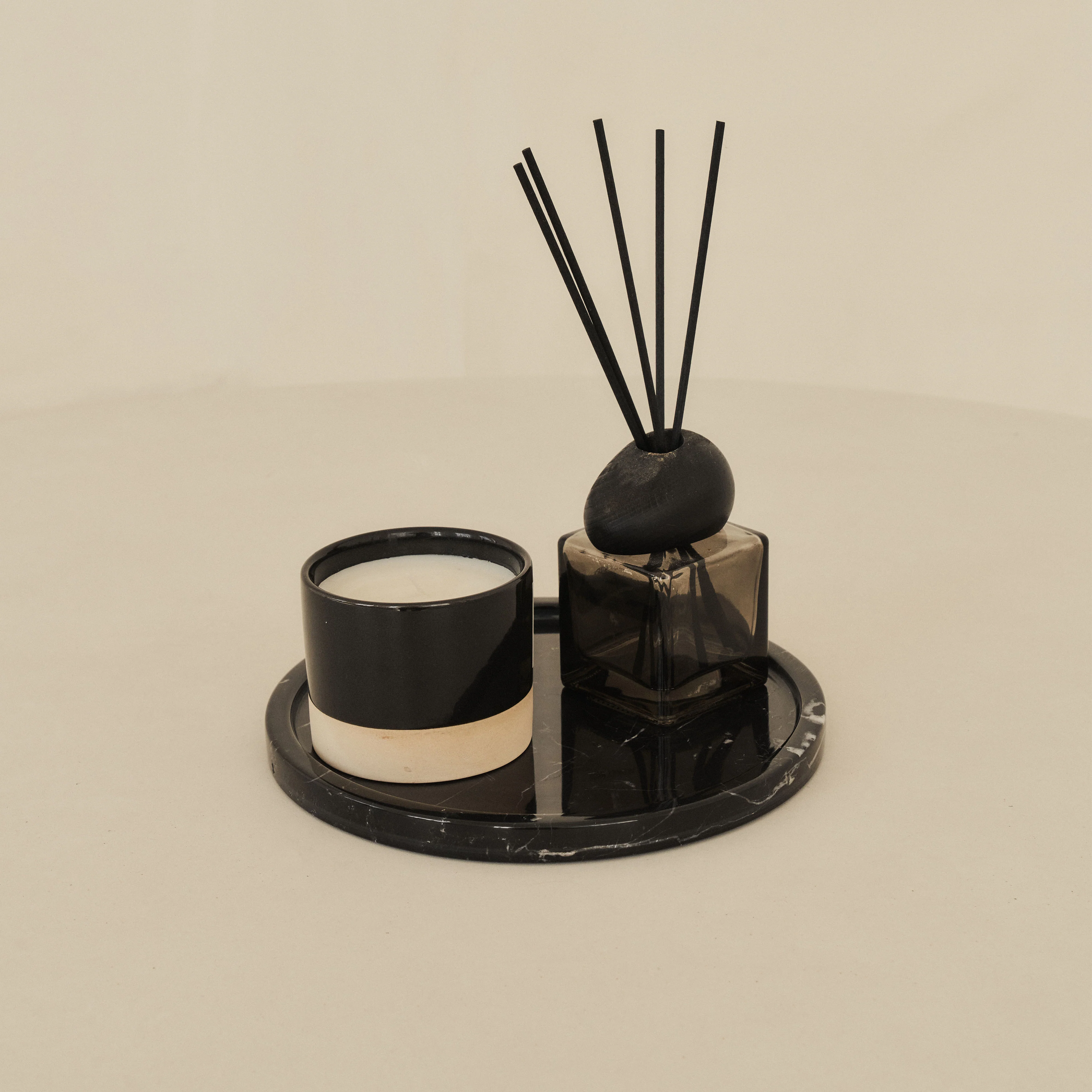 Travara - Black Marble Round Decorative Tray - Image 7